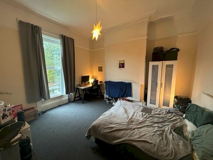 5 Bedroom Terraced House To Rent In Midland Road, Hyde Park, Leeds, LS6