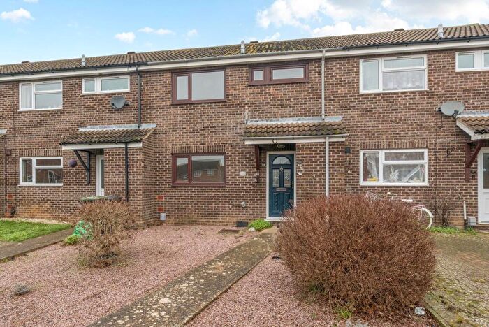 2 Bedroom Terraced House For Sale In St Peters Close, Flitwick, MK45
