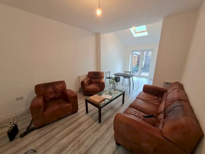 4 Bedroom Semi Detached House To Rent In Fairview Avenue, Manchester, Greater Manchester, M19