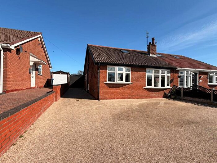 2 Bedroom Semi-Detached Bungalow For Sale In Tiber Avenue, Oldham, OL8
