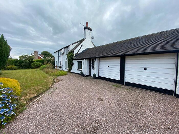 2 Bedroom Cottage For Sale In Manor Road, Sandbach, CW11