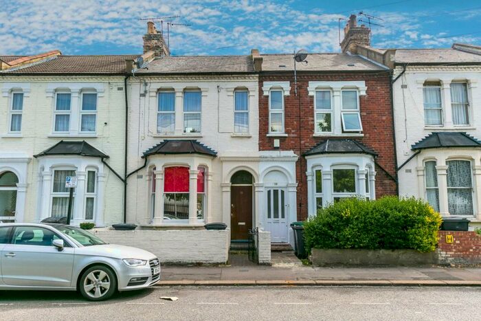 1 Bedroom Apartment To Rent In Westerfield Road, London, N15