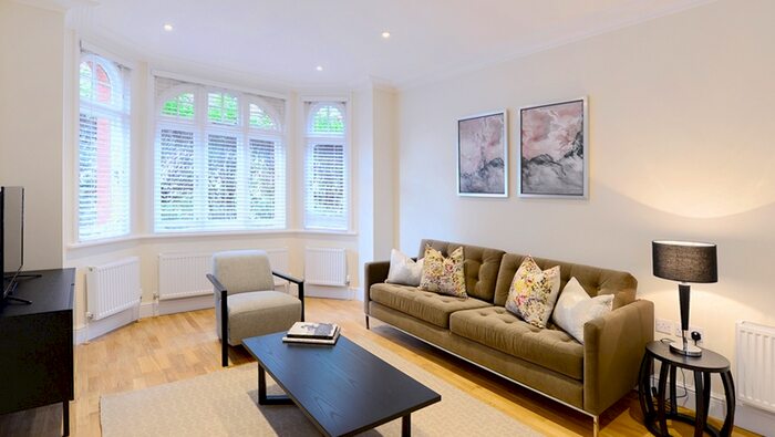 3 Bedroom Flat To Rent In Hamlet Mansion, Kings Street, Ravenscourt Park, W6
