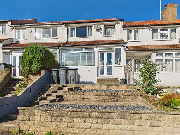 3 Bedroom Terraced House For Sale In Malcolm Road, Coulsdon, CR5