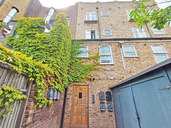 1 Bedroom Flat For Sale In Lavender Hill, Battersea, SW11