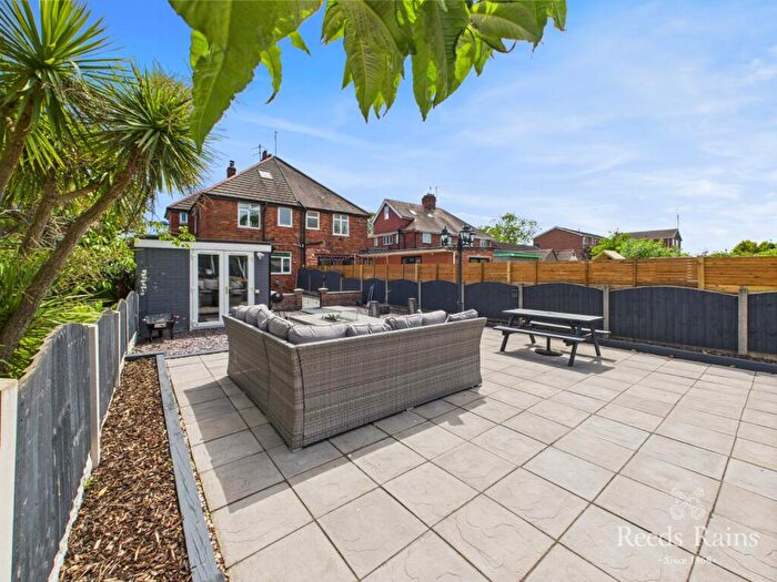 3 Bedroom Semi-Detached House For Sale In Holderness Road, Hull, East Yorkshire, HU8
