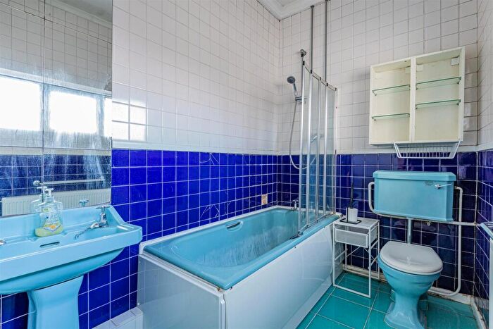 1 Bedroom Flat For Sale In Marlborough Road, Penylan, Cardiff, CF23