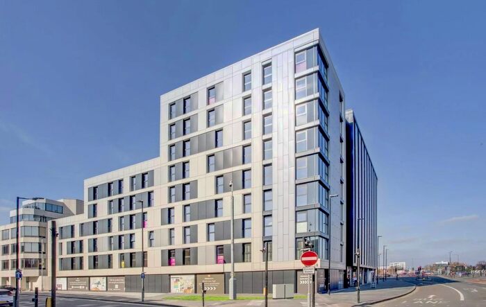 1 Bedroom Flat To Rent In William Street, Slough, Buckinghamshire, SL1