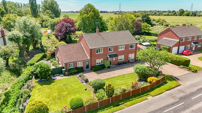 6 Bedroom Detached House For Sale In High Road, Saddlebow, King's Lynn, Norfolk, PE34