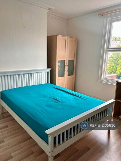 4 Bedroom Semi-Detached House To Rent In William Street, Reading, RG1