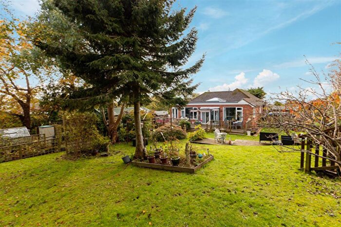 3 Bedroom Detached Bungalow For Sale In Ochiltree Close, Hastings, TN34