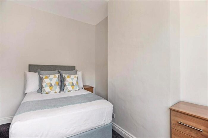 4 Bedroom Semi-Detached House To Rent In Bedroom Semi Detached House In Portland Street, Bristol, BS16