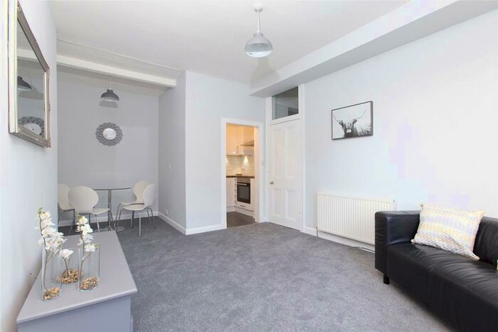 1 Bedroom Apartment To Rent In Gibson Terrace, Viewforth, Edinburgh, EH11