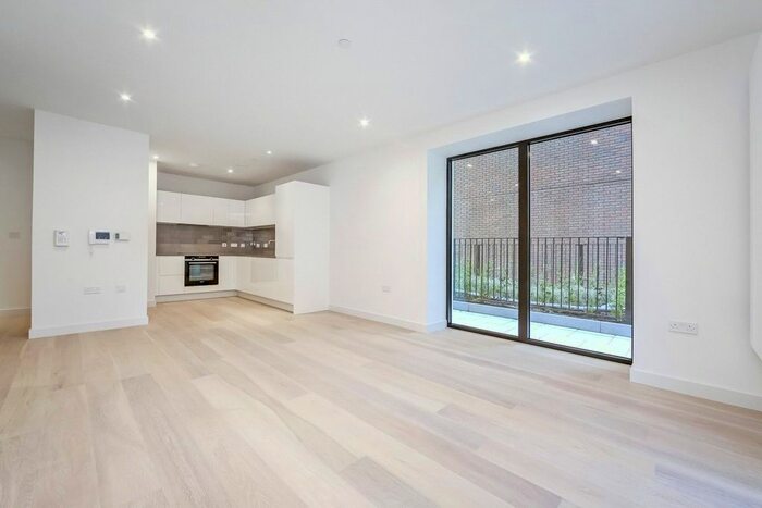 2 Bedroom Flat To Rent In Shipwright Street, London, E16