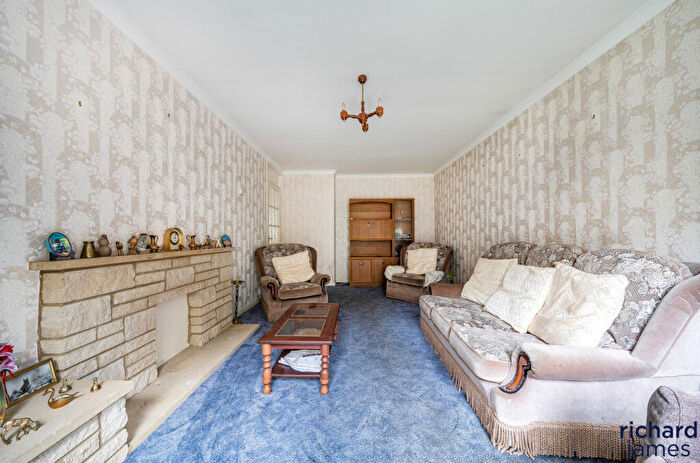 2 Bedroom Detached Bungalow For Sale In Ashburnham Close, Freshbrook, Swindon, SN5