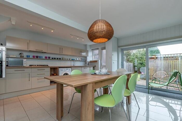 3 Bedroom Town House To Rent In Fane Road, Marston, OX3