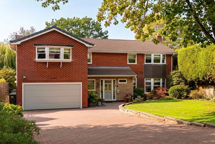 5 Bedroom Detached House For Sale In Sycamore Close, Oadby, LE2