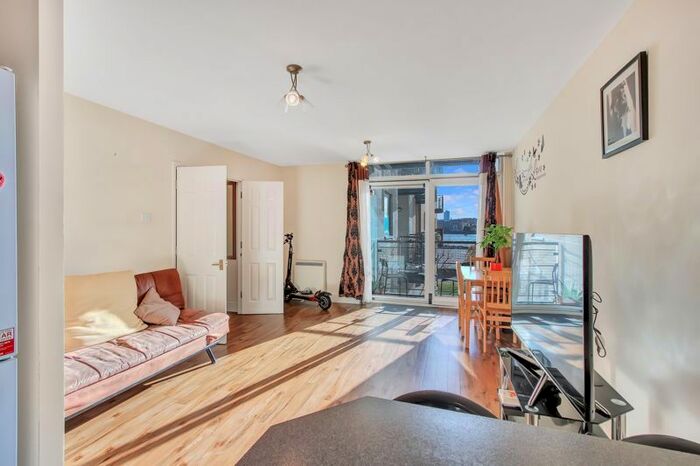 2 Bedroom Flat To Rent In Fishguard Way, London, E16