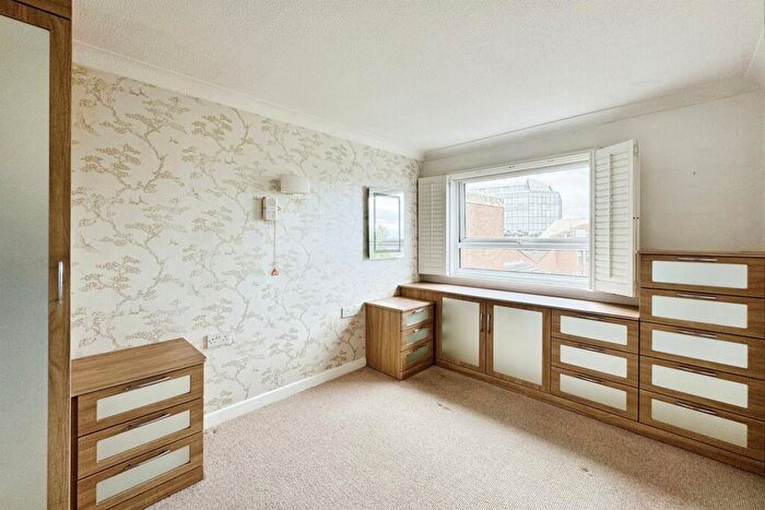 1 Bedroom Retirement Property For Sale In Seldown Road, Poole, BH15