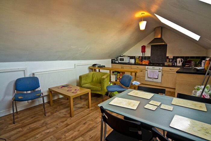 3 Bedroom Flat To Rent In **£Pcm Including Bills** Gordon Road, West Bridgford, NG2