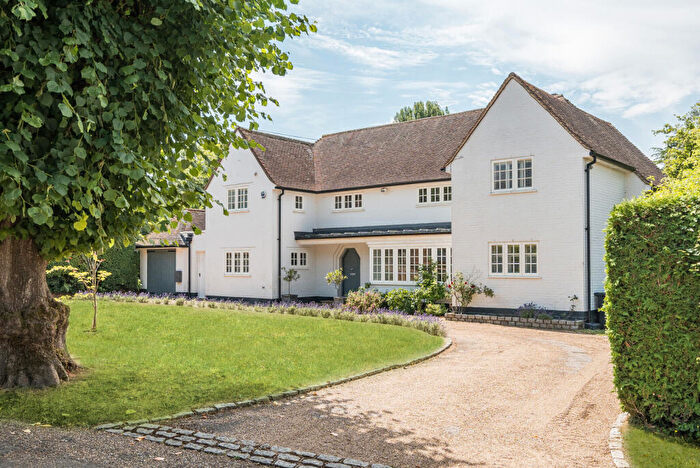 4 Bedroom Detached House For Sale In High Park Avenue, East Horsley, KT24