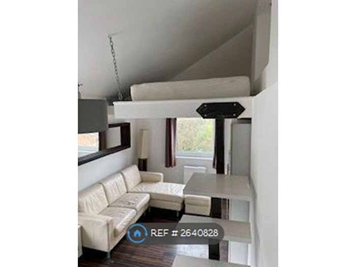 Studio To Rent In Azenby Road, London, SE15