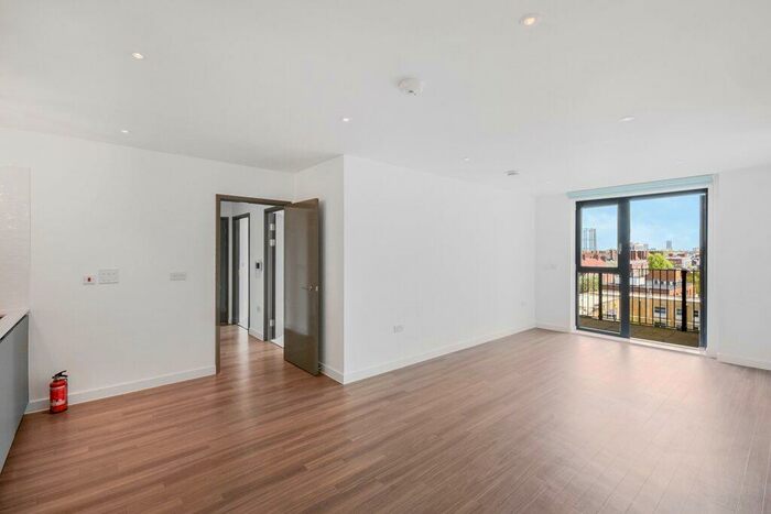 2 Bedroom Apartment To Rent In Goldsmiths Row London, E2