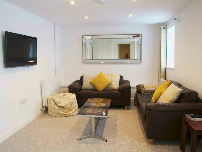 5 Bedroom Apartment To Rent In Sutherland Road, Plymouth, PL4