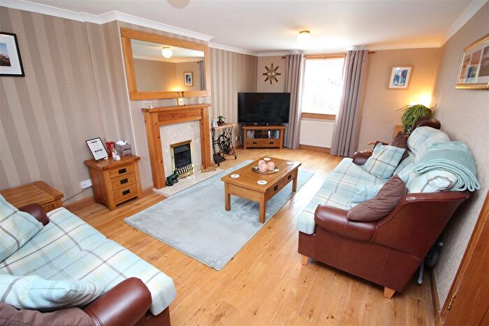 3 Bedroom End Of Terrace House For Sale In Oakleigh Drive, Greenock, PA16