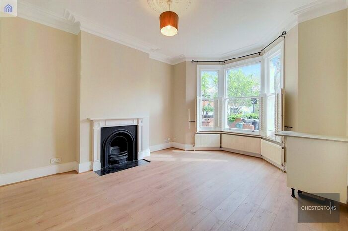 2 Bedroom Maisonette To Rent In Chiswick Lane, Chiswick, W4