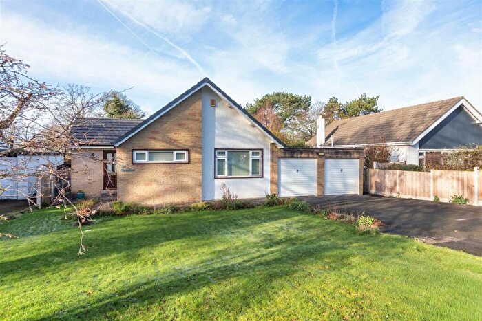 3 Bedroom Detached Bungalow For Sale In Haverbreaks Place, Lancaster, LA1