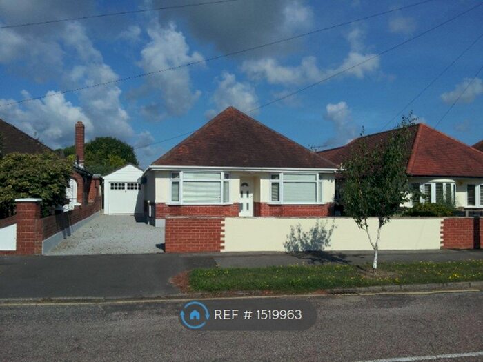 3 Bedroom Bungalow To Rent In Leydene Ave, Bournemouth, BH8