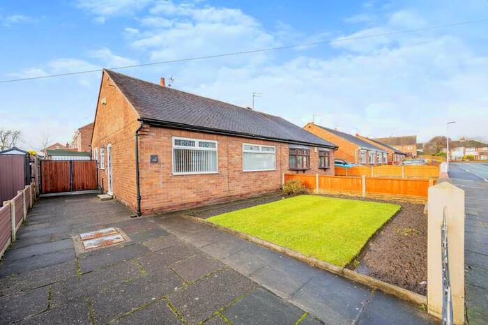 2 Bedroom Semi-Detached Bungalow For Sale In Widnes, WA8