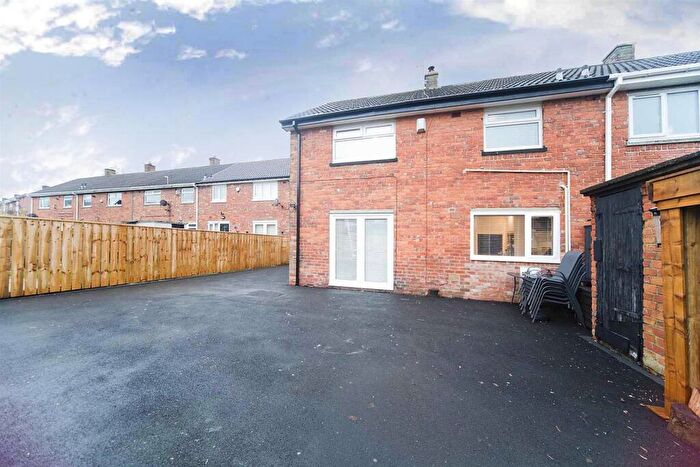 3 Bedroom End Of Terrace House For Sale In Dunelm Walk, Peterlee, SR8