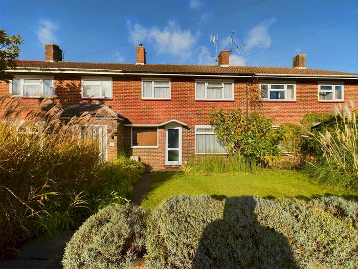 3 Bedroom Terraced House For Sale In Winchester Road, Tilgate, RH10