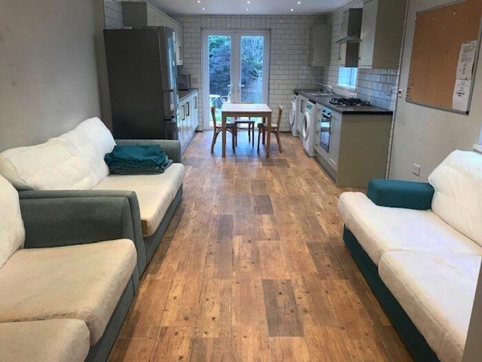 6 Bedroom Property To Rent In Magdalen Road, Oxford, Oxford, OX4