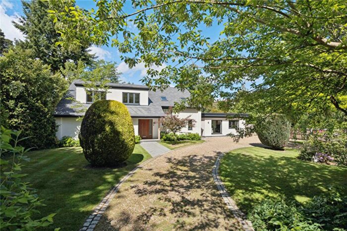 5 Bedroom Detached House For Sale In Waverley Drive, Camberley, Surrey, GU15