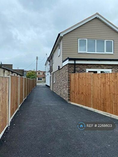 1 Bedroom Flat To Rent In Hullbridge, Hockley, SS5