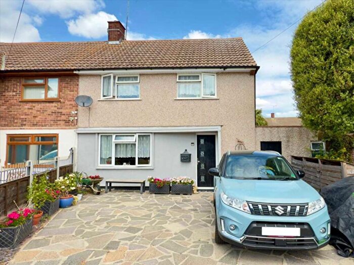 3 Bedroom Semi-Detached House For Sale In Rochford, Essex, SS4