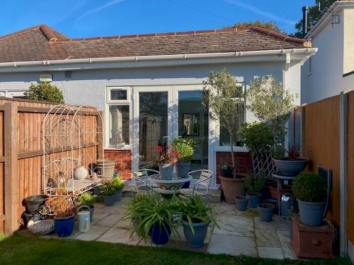 Apartment To Rent In Fairmile Road, BH23