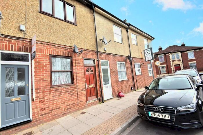 1 Bedroom Apartment To Rent In North End Avenue, Portsmouth, PO2