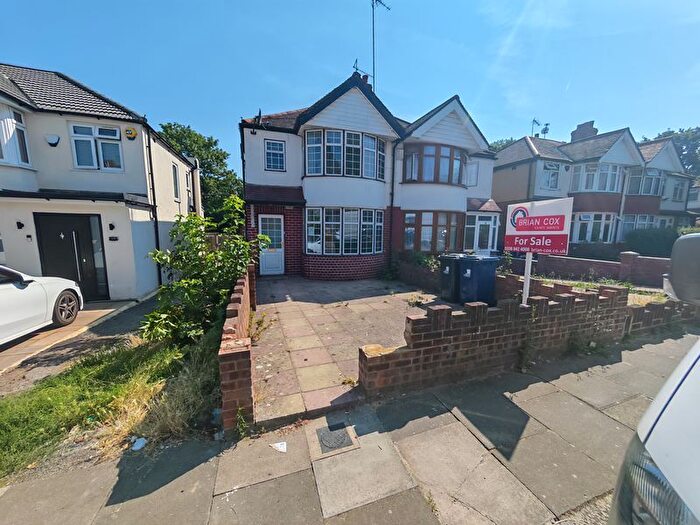3 Bedroom Semi-Detached House For Sale In St. Annes Gardens, London, NW10