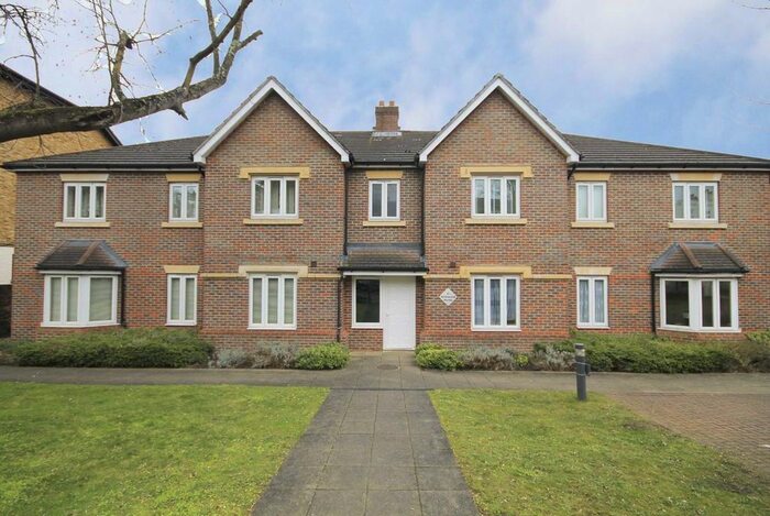 2 Bedroom Flat To Rent In Hook Road, Surbiton, KT6