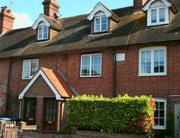 2 Bedroom Cottage To Rent In Ashgrove Cottages, The Green, RH17