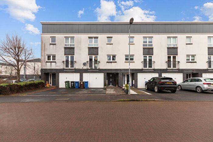 4 Bedroom Terraced House For Sale In Whimbrel Wynd, Renfrew, PA4