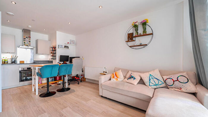1 Bedroom Flat For Sale In Georgette Apartments, Cendal Crescent, London, E1
