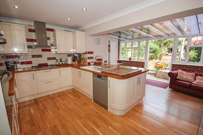 3 Bedroom Semi-Detached House For Sale In Wrens Road, ME9