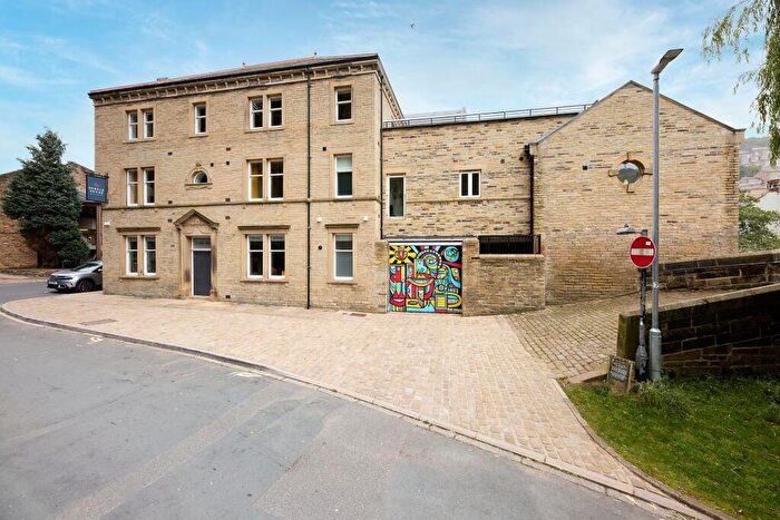 6 Bedroom Semi Detached House For Sale In Oldgate, Hebden Bridge, HX7