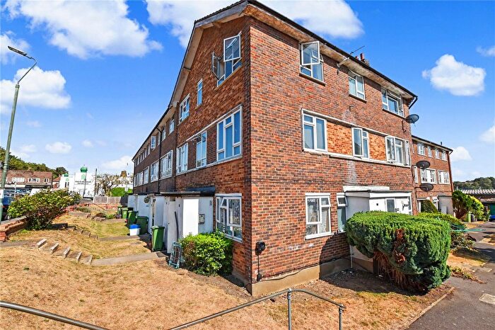2 Bedroom Maisonette For Sale In Bexley Lane, Crayford, Dartford, DA1