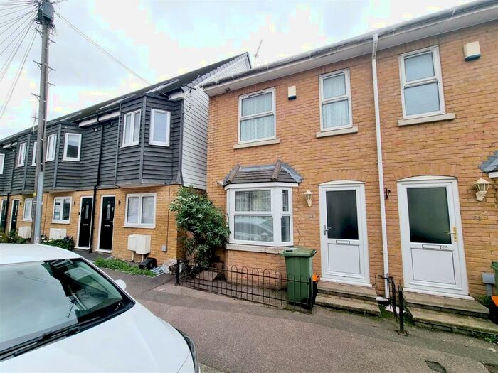 3 Bedroom Town House To Rent In Wellesley Road, Sheerness, ME12